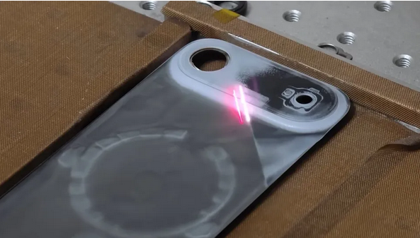 brave YouTuber just modded their iPhone Air